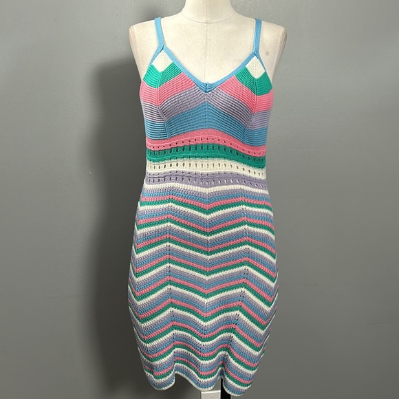 Colorful v-neck Crochet Chevron knit Dress Size small - Picture 6 of 16